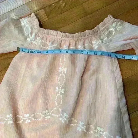 Elegant Pink Off-Shoulder Dress - Picture 2 of 9